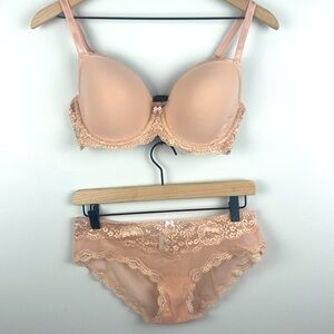 Victoria’s Secret bra and panty set
